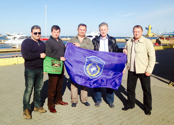 Роман Солодкий зустрівся з одеськими колегами  25 квітня президент ГО «Громадянський Корпус» відвідав з робочим візитом Одесу, де зустрівся з членами «Клубу ветеранів спеціальної розвідки ВМФ «Фрог» Павлом Шнирьовим, Русланом Зеленяком, Андрієм Капелюшним, Ігорем Ічанським. Сторони обговорили питання співпраці обох організацій, розвитку військово-патріотичного виховання молоді в умовах зовнішньої загрози, соціальної відповідальності бізнесу та допомоги соціально-незахищеним верствам населення.