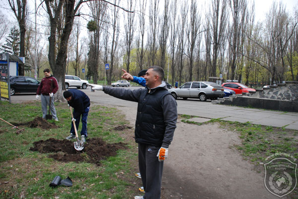 «Громадянський Корпус» взяв участь в суботнику на Русанівці