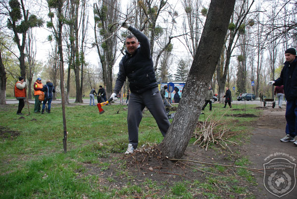 «Громадянський Корпус» взяв участь в суботнику на Русанівці