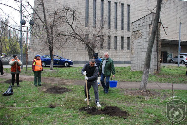 «Громадянський Корпус» взяв участь в суботнику на Русанівці