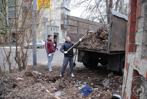 «Громадянський Корпус» взяв участь в суботнику на Русанівці