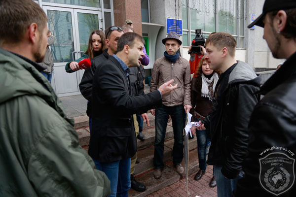 Противники МАФів та підприємці з’ясовували стосунки коло Шевченківської РДА