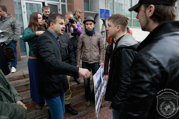 Противники МАФів та підприємці з’ясовували стосунки коло Шевченківської РДА