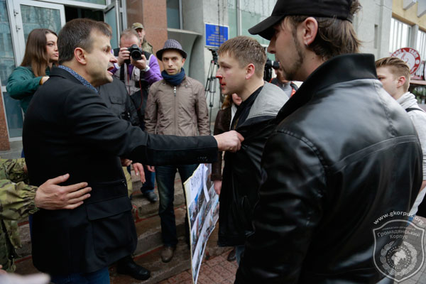 Противники МАФів та підприємці з’ясовували стосунки коло Шевченківської РДА