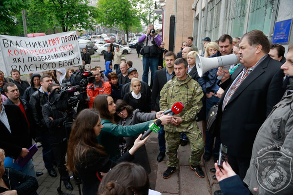 Противники МАФів та підприємці з’ясовували стосунки коло Шевченківської РДА