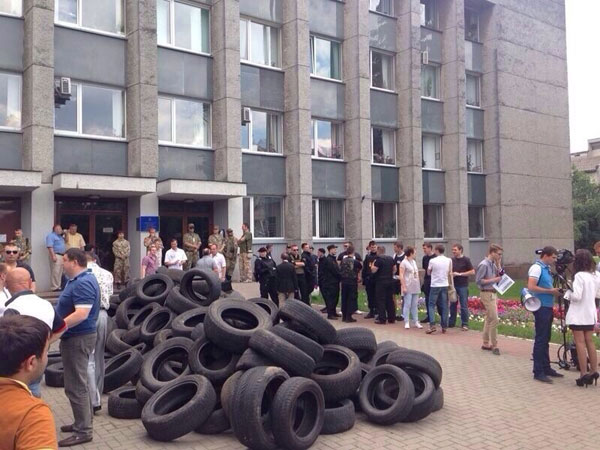 Підприємці Дніпровського району та м. Києва захищали свої інтереси коло Дніпровської РДА