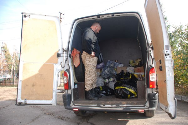 Тривають гуманітарні місії до зони АТО