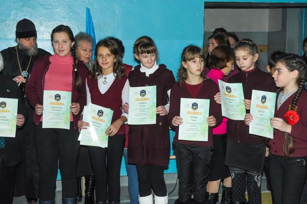 2015 12 09 kreminna shkola gramoty 02