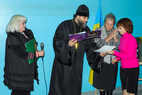 2015 12 09 kreminna shkola gramoty 05